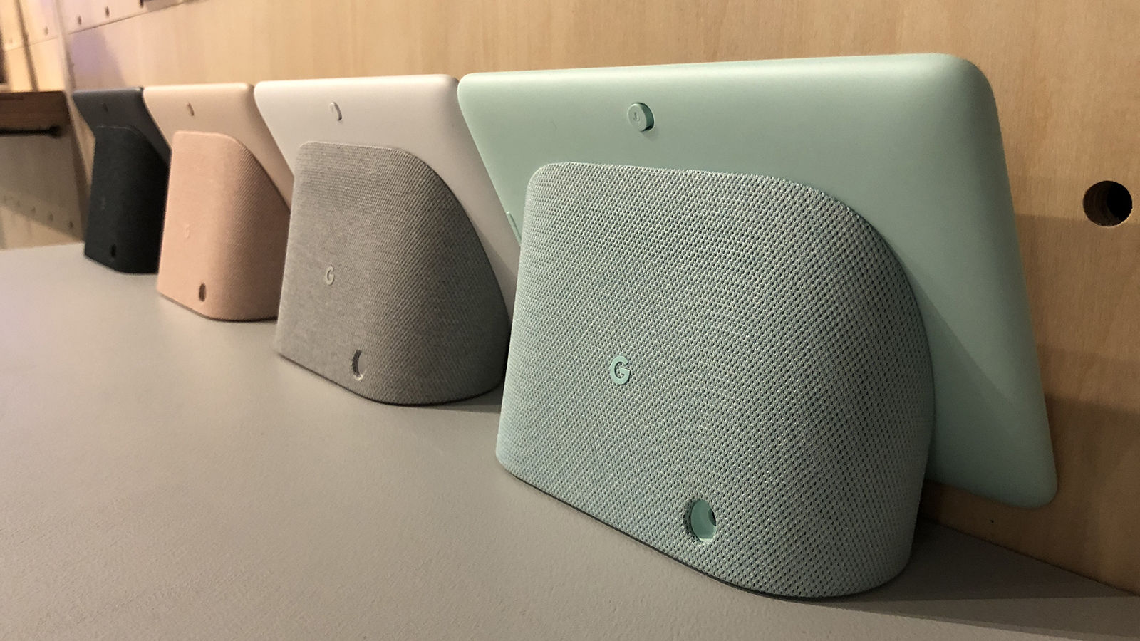 Google home hub hot sale speaker