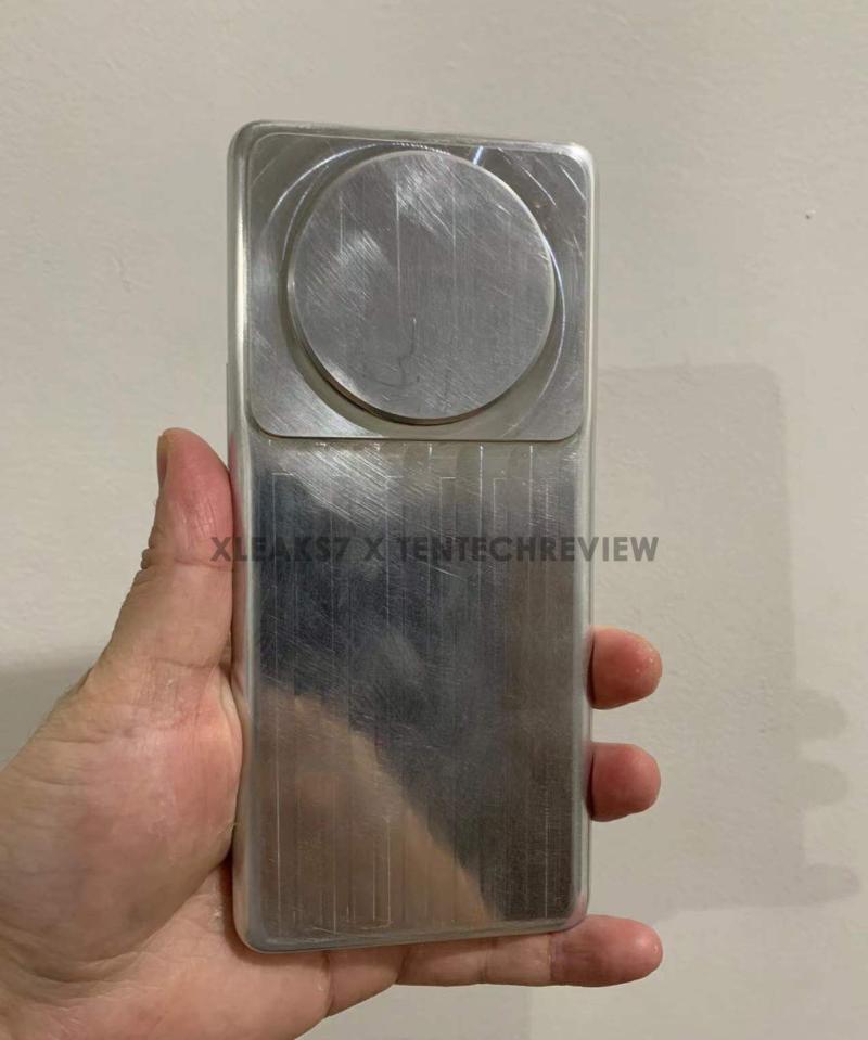 Xiaomi 12 Ultra dummy unit