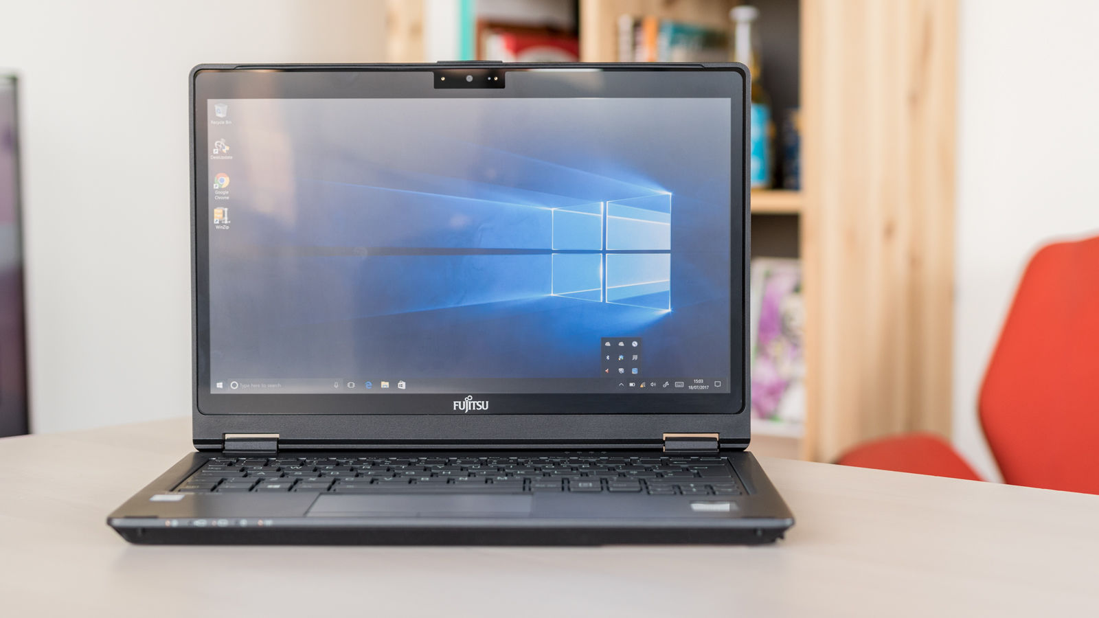 Fujitsu Lifebook P727 laptop review: A stern-faced capable