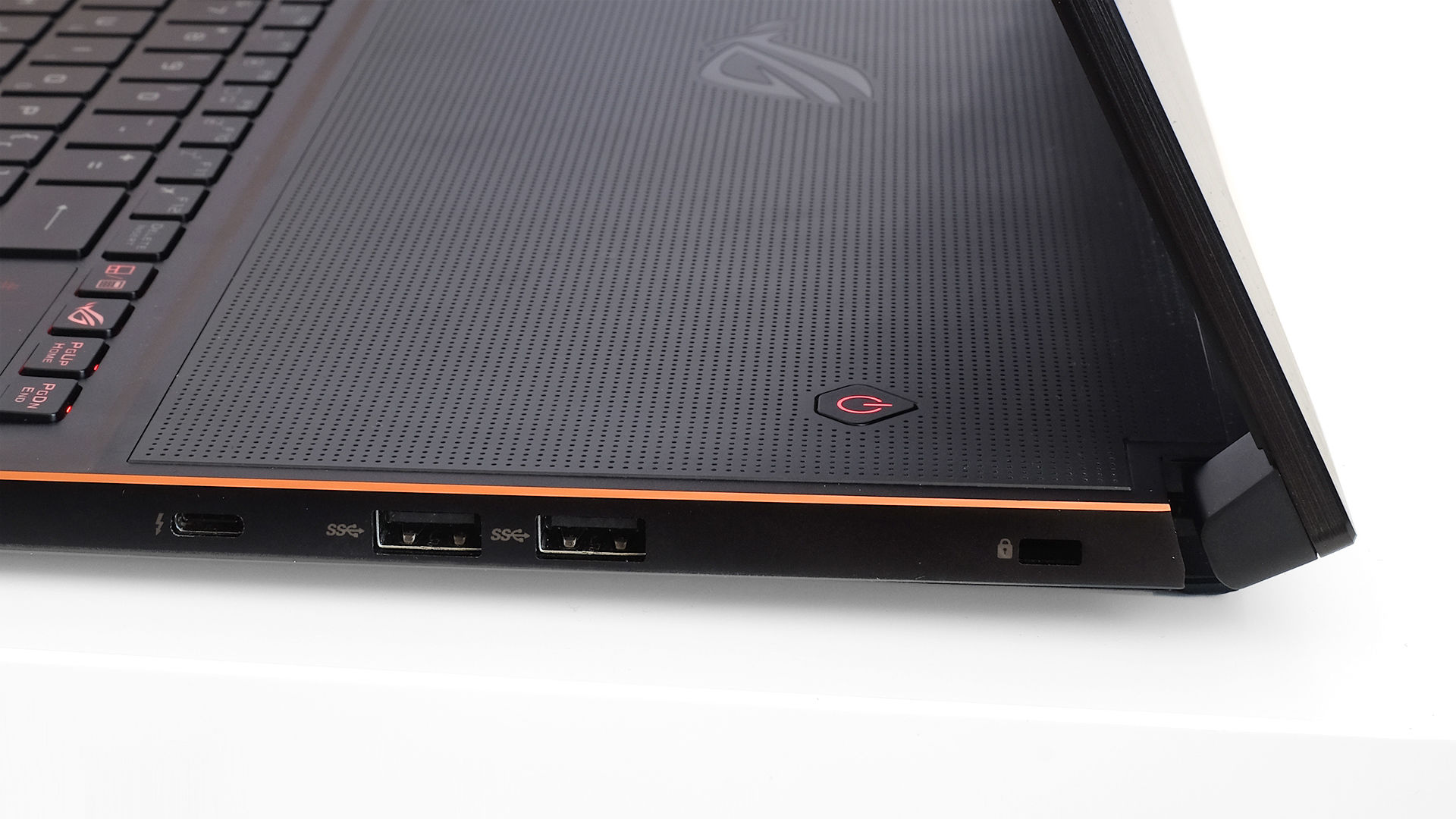 Asus ROG Zephyrus GX501 Review  Portability   Performance - 92