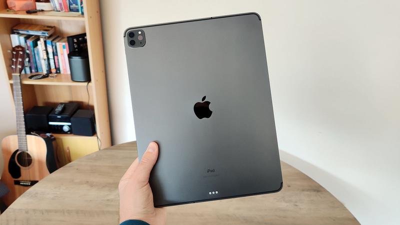 iPad Pro 12.9in (2022) Review: High Performance at a High Price - Tech  Advisor