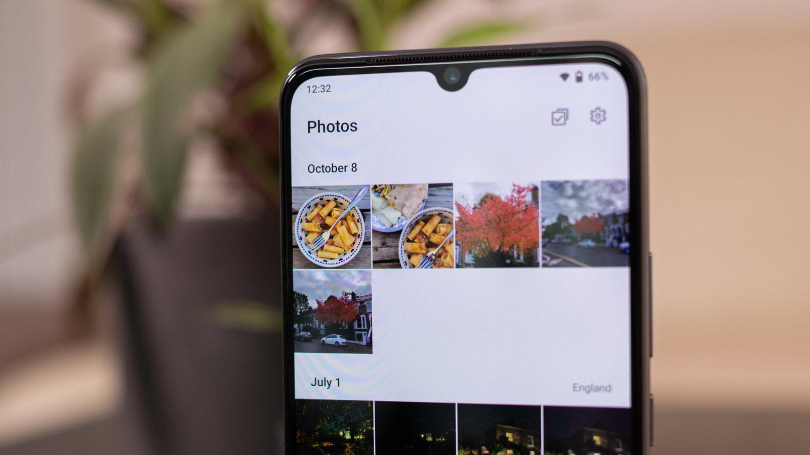 Vivo V20 photos app