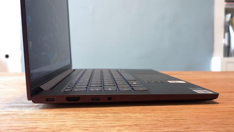 Lenovo Yoga Slim 7 14ARE05 in Review: Compact Powerhouse with Good