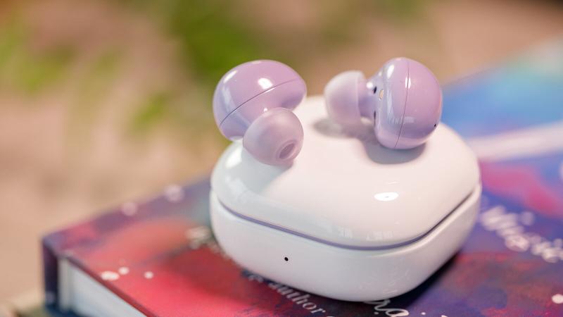 Lavender Galaxy Buds2 Pro exterior shell in a rough shape : r/galaxybuds