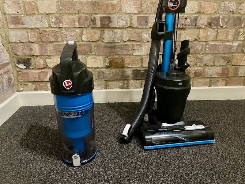 BISSELL PowerSwift Compact Corded Bagless Upright Vacuum in the Upright  Vacuums department at