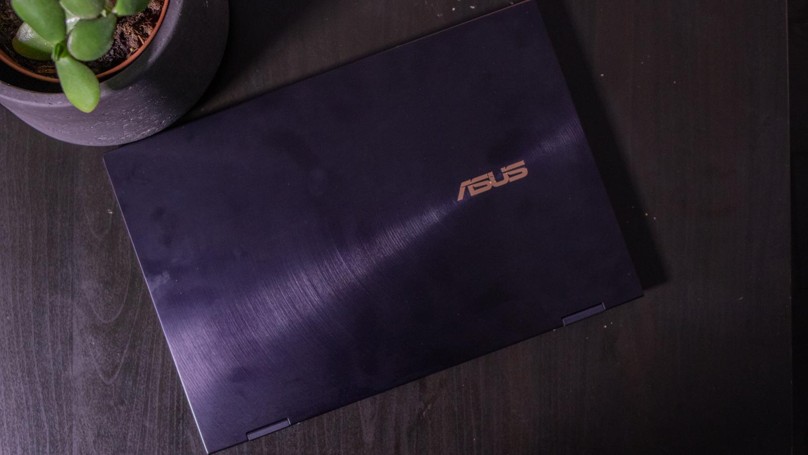 Asus ZenBook Flip S - Best 2-in-1 Display