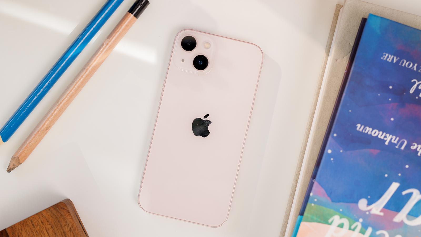 iPhone 13 - Best for selfies