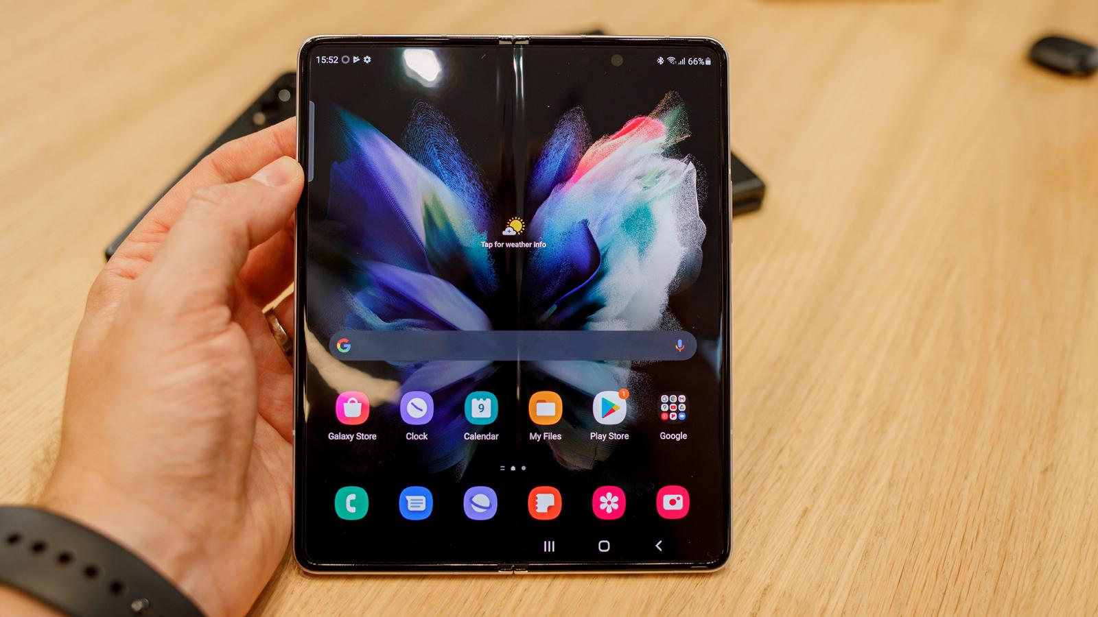 Samsung Galaxy Z Fold 4 - August 2022