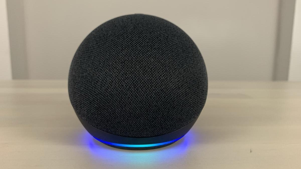 Altavoz inteligente Amazon Echo Dot 4